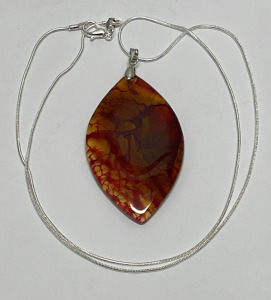 100.50ct. Dragon Veins Agate Gemstone W/ .925 Silver Necklace