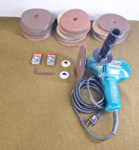 (1) Makita GV5000 5"Disc Sander