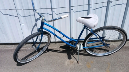 26" Unknown Brand Bicycle (Blue)