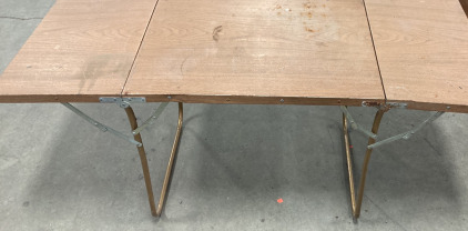 Folding table (5ftx2ft)