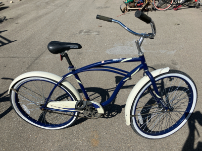 Huffy cruiser bicycle