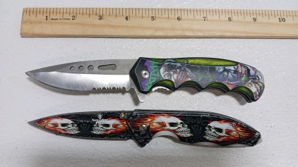 (1) 4" Batman Joker Knife (1) 4" Flaming Skull Knife