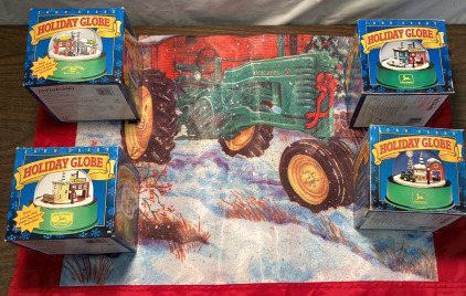 John Deer Holiday Globes Ertl Collectables (4), JohnDeer Flag