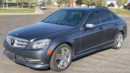 2011 MERCEDES C300 - RUNS WELL - LEATHER SEATS!