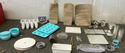 Table mats, mirrors, corn holders, silicone eating dishes. BB10