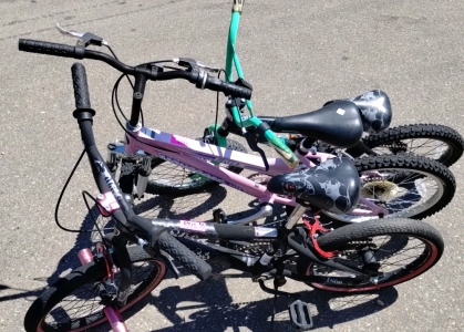 Set Of 3 Children Bikes Including A Kent Abyss, Girls Mongoose Enix and Dyna craft Surge