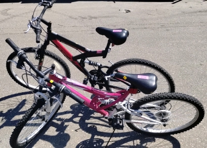 Set Of 2 Mountain Bikes Including A Women's Huffy Trail Runner & Next PX 6.0