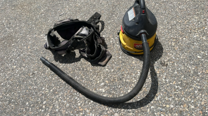 Stinger 2gal Wet/Dry Vac (Powers On) And Work Belt