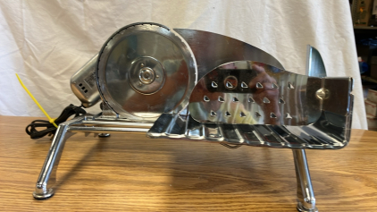 Rival Ethnic Food Slicer, Powers On