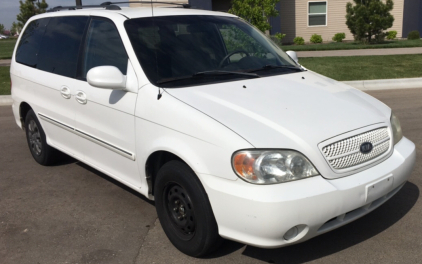 2005 KIA SEDONA - RUNS WELL