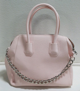 Beautiful Pink JustFab Purse With Chain