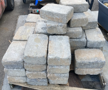 Pallet of (64) 12&rdquo; x 8&rdquo; x 4&rdquo; Landscraping Bricks