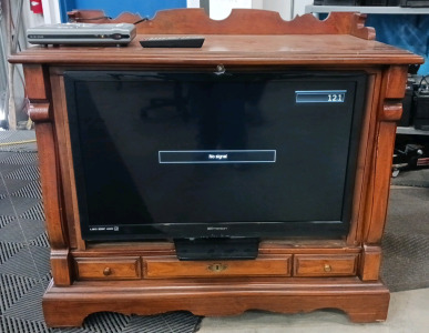 Wooden Tv Stand With Emerson 30" TV & Remote & Blu-ray DVD Player 40"×24"×34"