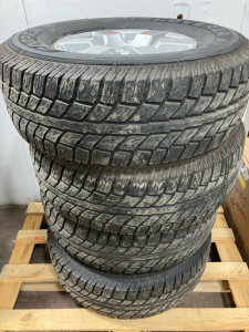 (4) Cooper Discovery 265/75 R16