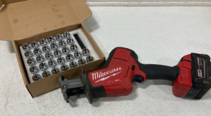Lug Nut Set w/Key and Milwaukee Hackzall