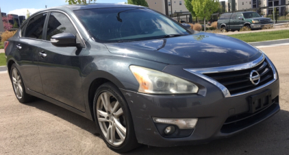 2013 NISSAN ALTIMA - RUNS WELL