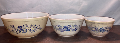 Pyrex Bowl Set