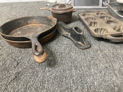 Cast Iron Pans, & Other Cast Iron Kitchen Utensils. BB11