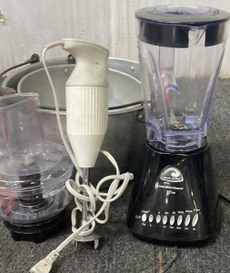 Beater, Blenders, & Pots. BB71