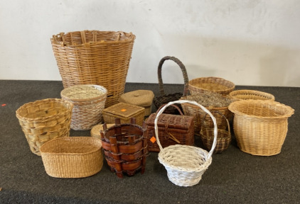 Various Sizes Of Wicker Baskets And Wicker Boxes