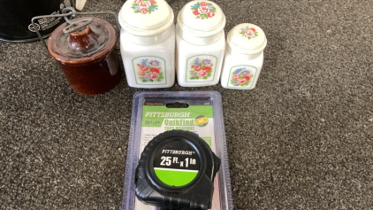 Pittsburgh Tape Measure, Ceramic Cups w/Shaker