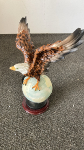Eagle & Globe Desk Furnishing