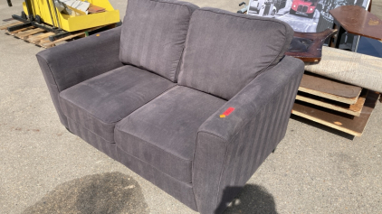 (BBFN) Loveseat