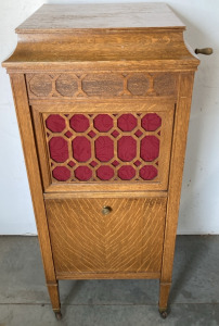 Victrola -W/ Needle & Records Works
