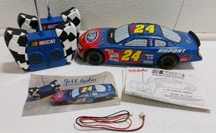 Nascar Jeff Gordan 1:18 Scale Remote Car & Extra Remote (Powers on)