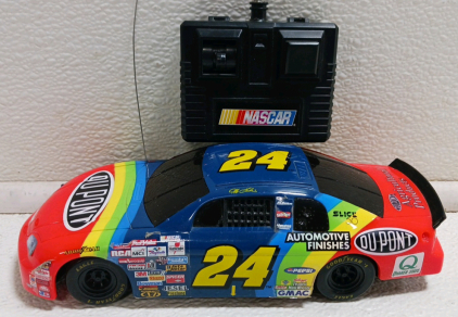 Nascar Jeff Gordon 1:24 Scale Remote Car (Powers on)