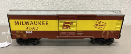 Lionel Electric Train Menards Milwaukee Road Box Car #2068