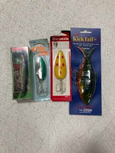 (4) Fishing Lures