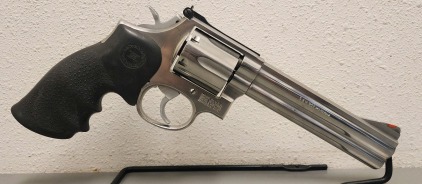 Smith & Wesson M686-1 .357 Magnum Double Action Revolver-- AWM4033