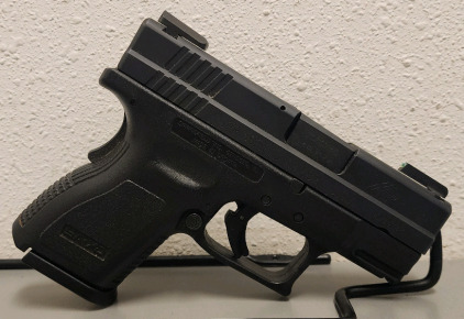 Springfield Armory XD9 Sub Compact 9mm Semi Automatic Pistol, Includes TRUGLO Night Sights, Hard Case And 5 Total Magazines