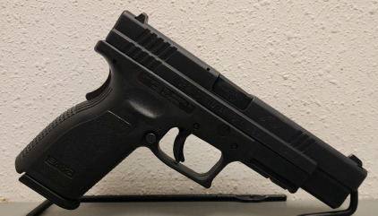 Springfield XD-40 Tactical .40SW Semi Automatic Pistol With Case And Accessories-- US284615