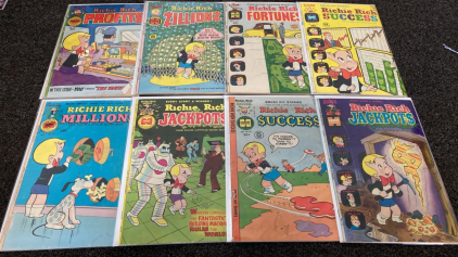 (8) Vintage Richie Rich Comics in Plastic