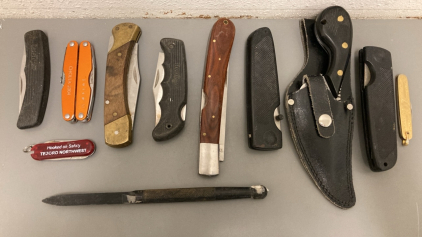 (10) Assorted Pocket Knives