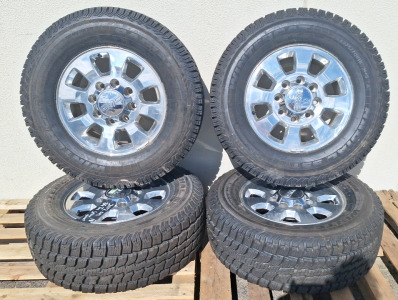 (4) 2012 3/4 Ton wheels w/ Wintercat Radial SST Snow Tires