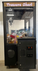 Treasure Chest Claw Machine, Powers On