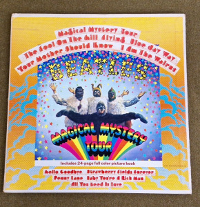 (1) The Beatles - Capitol Records Vinal Album / The Magical Mystery Tour