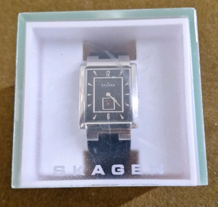 (1) SKAGEN 324LSLB Wristwatch