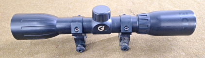 (1) GAMO 4 x 32 Scope