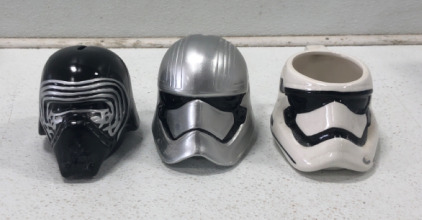 (2) Star Wars Helmet Piggy Banks (1) Storm Trooper Mug