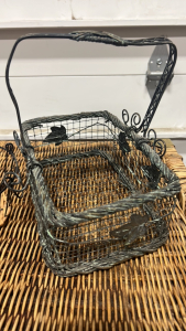 Large Wicker Chest and Assorted Wicker Baskets (3x)