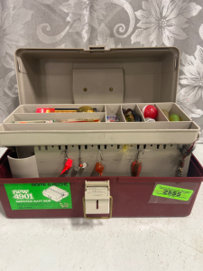 4901 Bait Fishing Box with lots of Bait Hooks