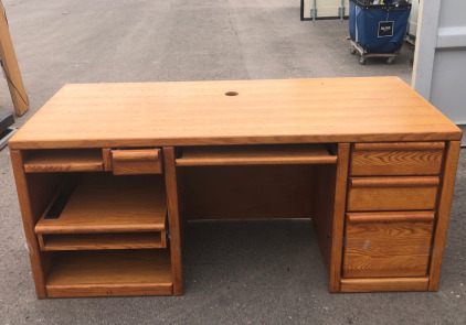 Oak Wood Desk L68&rdquo;xW32&rdquo;xH29&rdquo;