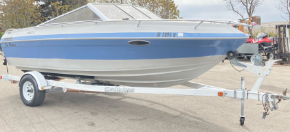 1997 SUN RUNNER 195CV BOAT AND TRAILER.