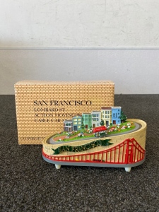 San Francisco Lombard St. Action Moving Cable Car Music Box