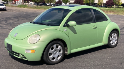 2003 VOLKSWAGEN NEW BEETLE - RUNS WELL!