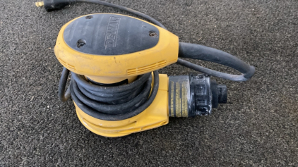 DeWalt Orbital Sander-Works